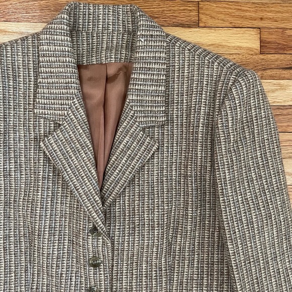 Lord & Taylor - Vintage Ladies Suit - Picture 3 of 16